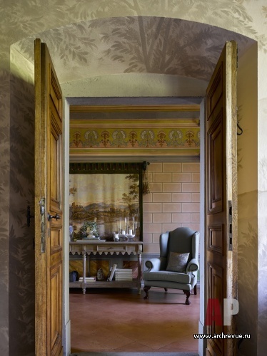 意大利托斯卡纳带壁画历史别墅修复丨娜塔莉亚·潘秋希娜-20