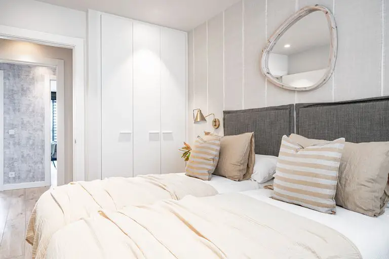 西班牙木质设计公寓,打造温馨现代生活空间-18