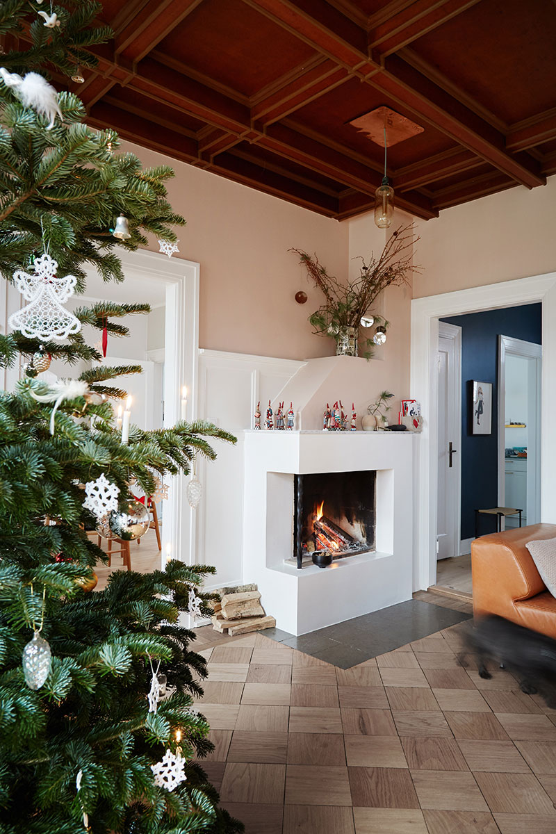 丹麦 1930 年代古宅的精致圣诞装饰-3