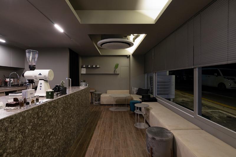 11 平咖啡店的石材魅力-3