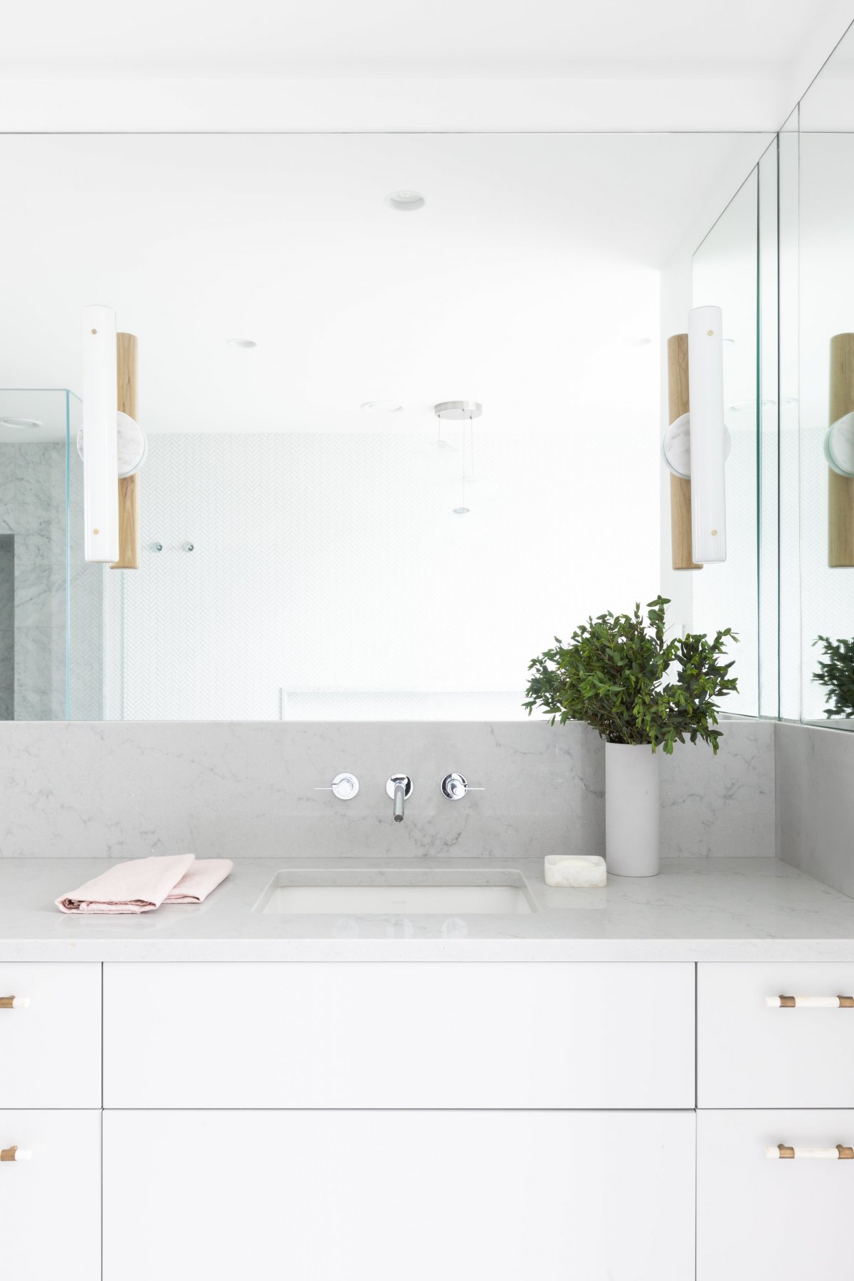 融合自然与全球视角的 Yaletown Residence 设计-10