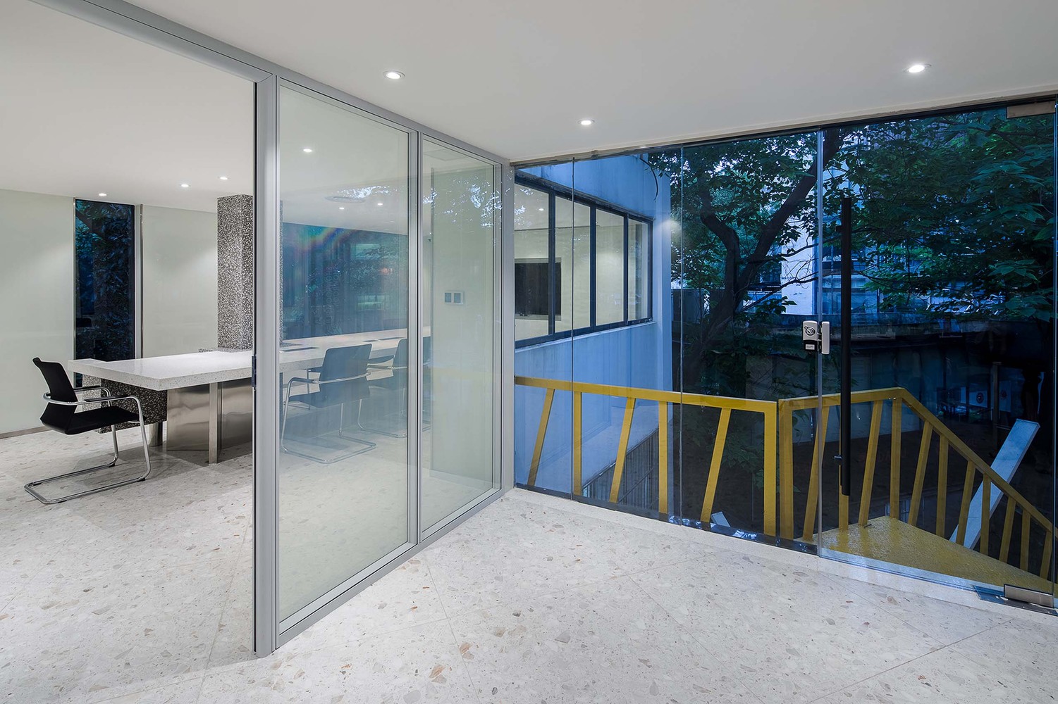 广州 XROOM 创意办公空间丨中国广州丨在于空间设计-36