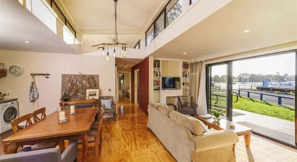 "塔斯马尼亚河畔的环保集装箱住宅设计"-6