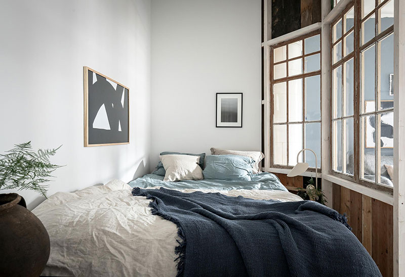 瑞典 44 平米独特小公寓 | 蓝墙与复古隔断的惊艳之作-14