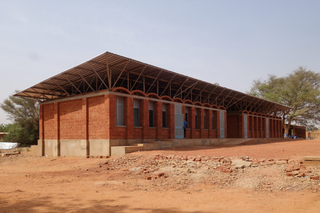 Collège Amadou Hampaté Bâ 学校改造项目丨尼日利亚丨未明确提及（一家专注为贫困社区创造解决方案的人道主义建筑公司）-28