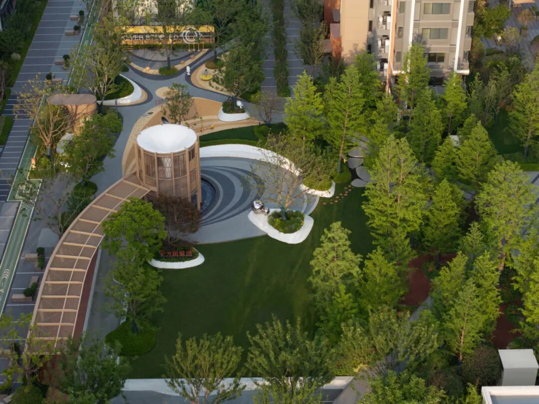 上海金地·虹桥峯汇丨中国上海丨景观设计为上海朗道景观规划设计有限公司等-13