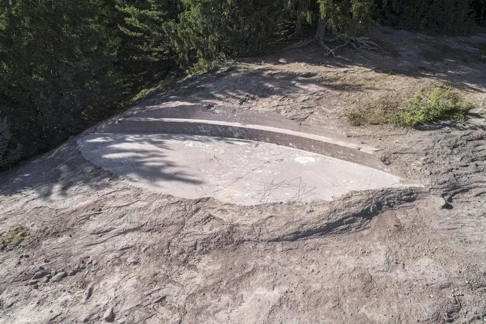 意大利三岩层景观休息区，自然与艺术的完美融合-12