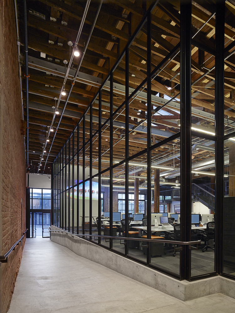 Weebly 办公室-- 旧金山历史仓库的现代改造-11