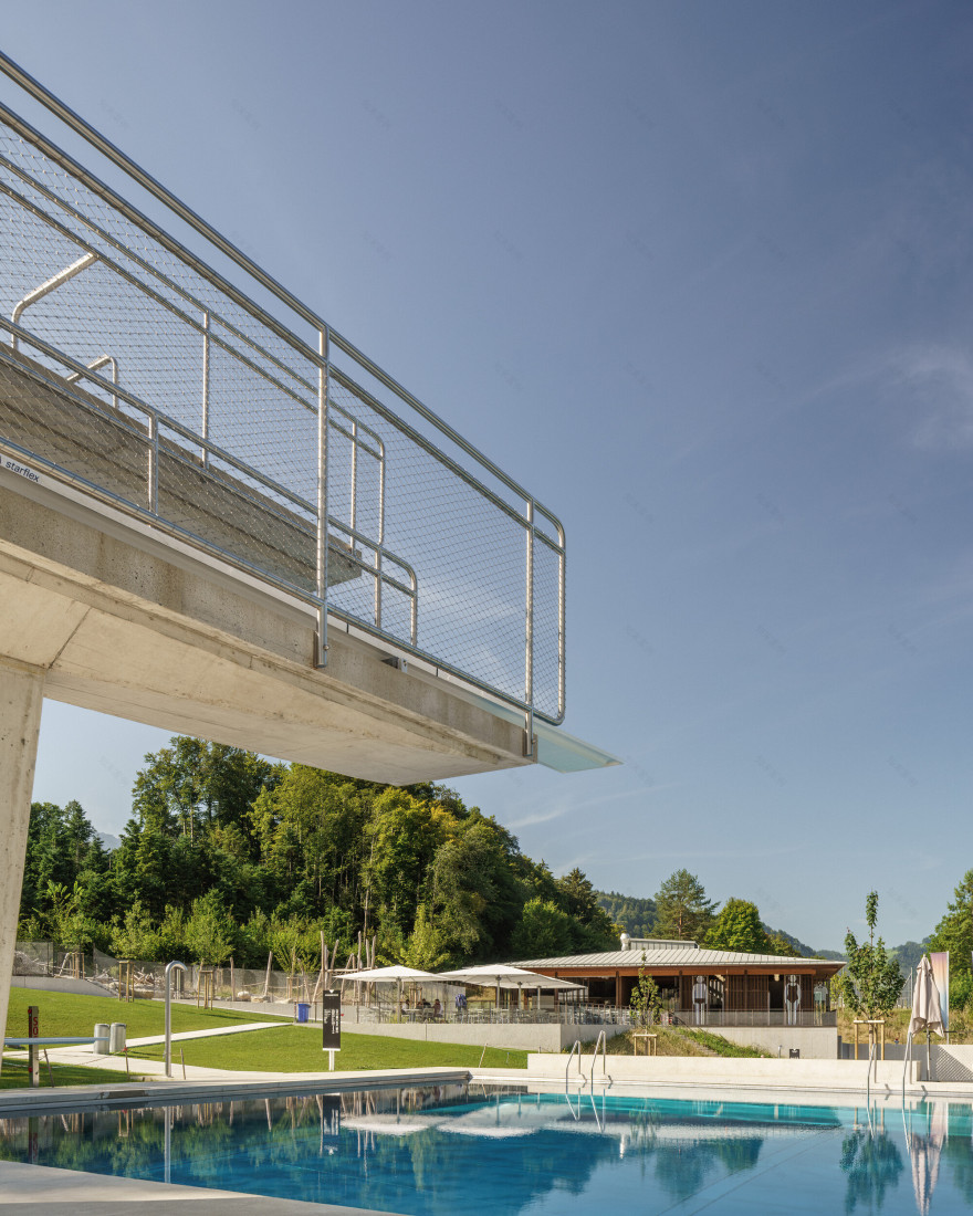 森林泳池齐默格格丨瑞士卢塞恩丨Brechbuehler Walser Architekten-35