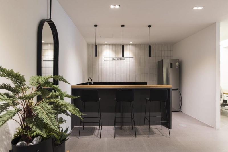 简约白诠释 51 平 IT 咨询公司办公室设计-6