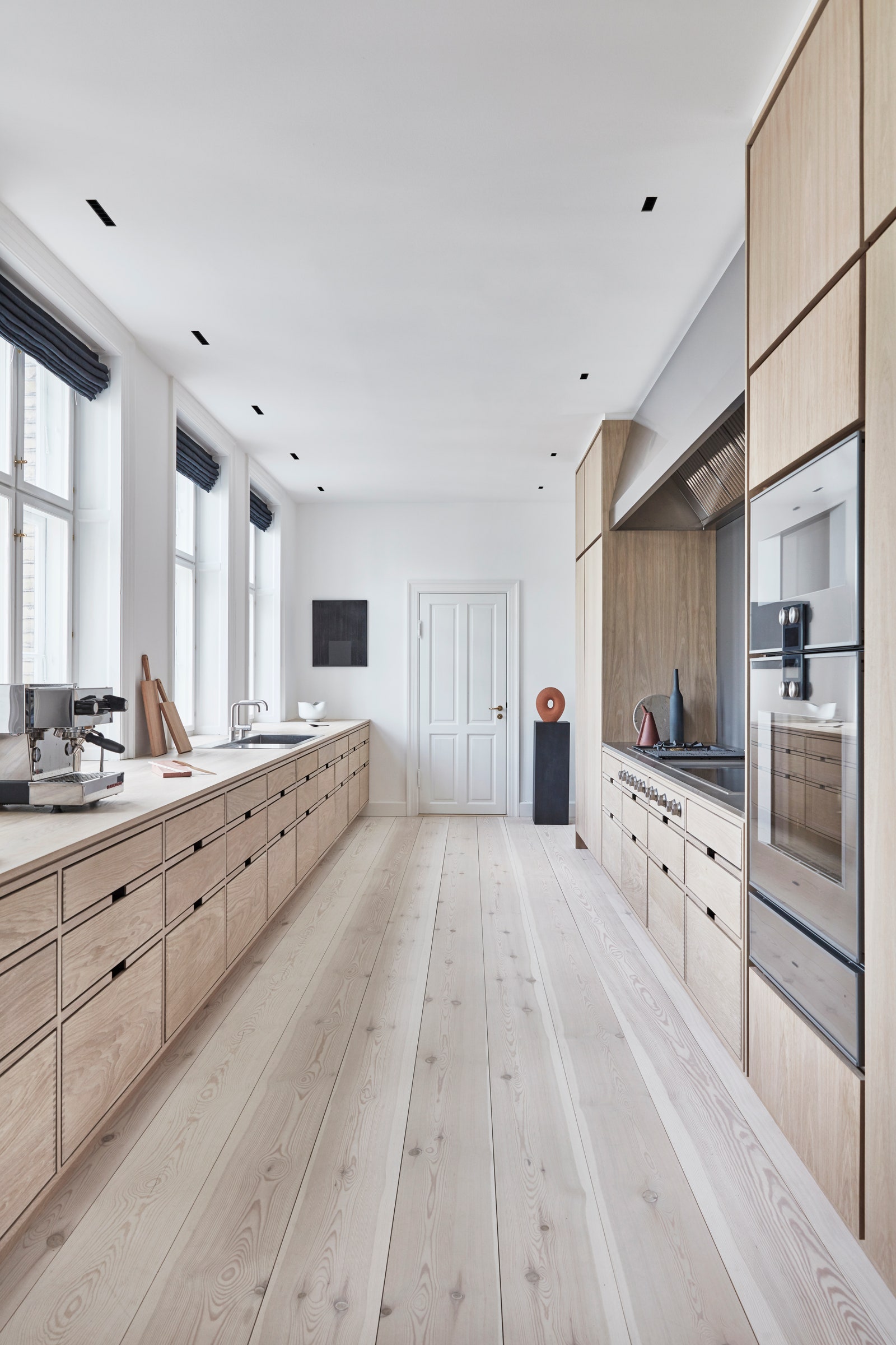 哥本哈根复古公寓 | 现代艺术与古典建筑的完美融合-10