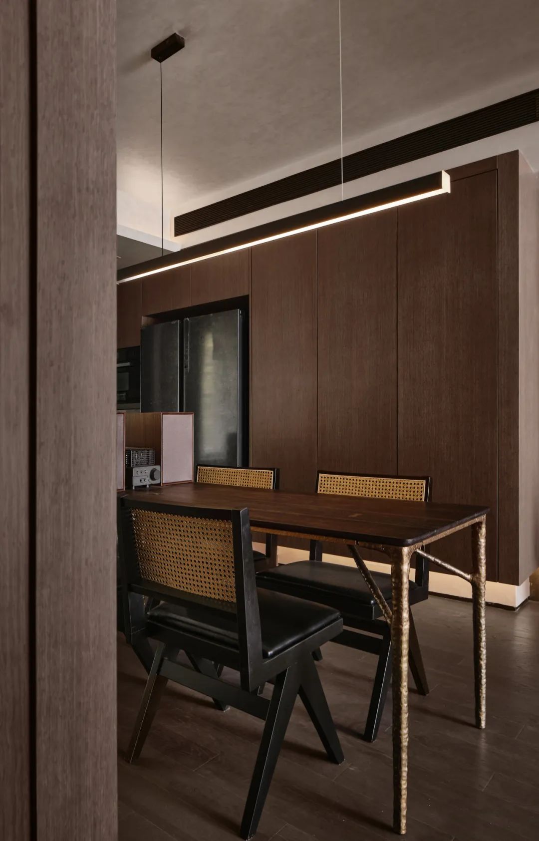 光影弥散 · 王少彬设计的艺术空间丨锦华装饰-24