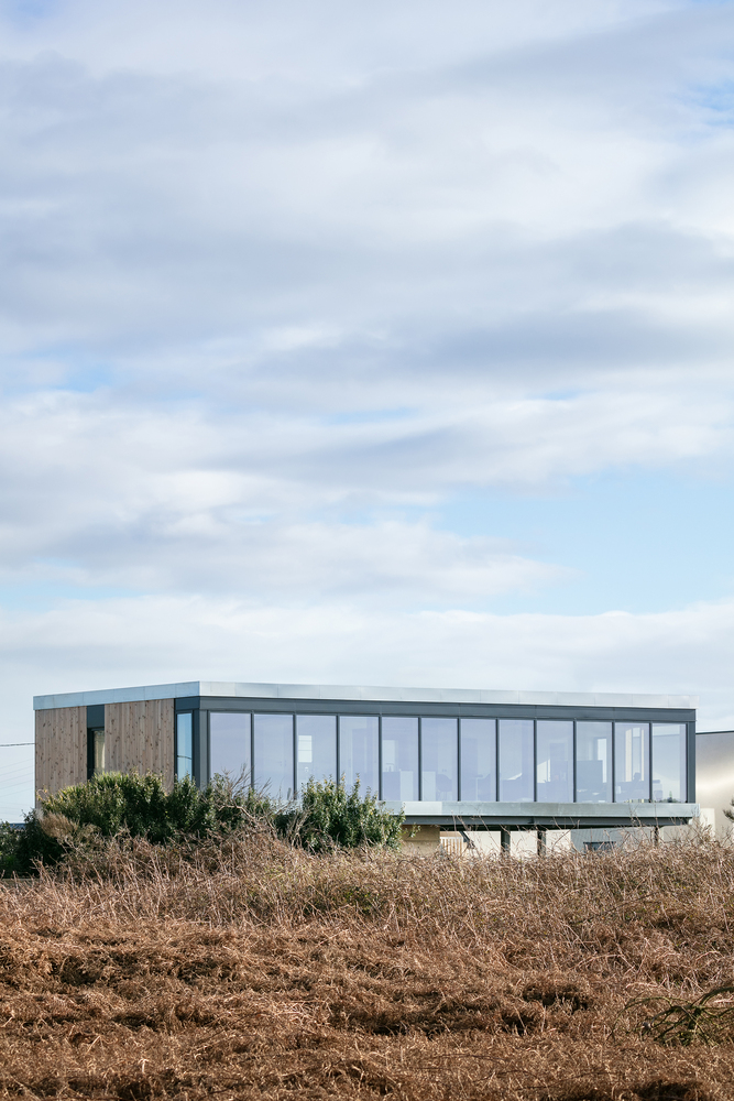 悬浮海景别墅,简约优雅的法式海景之家-22
