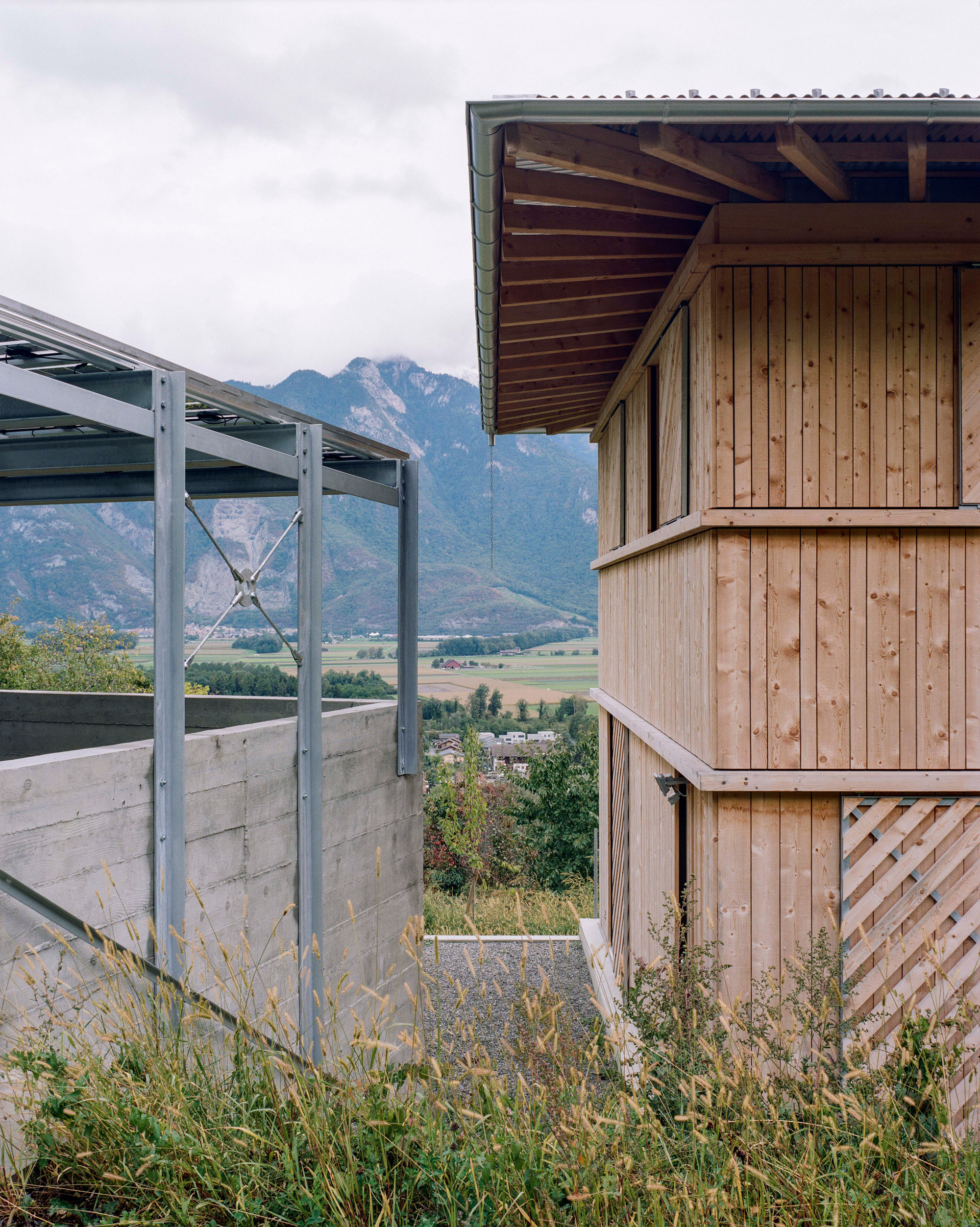 葡萄园中的房子丨瑞士-24