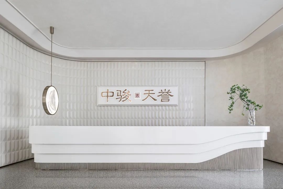 济南中骏天誉售楼处 | 现代复古风格演绎历史与未来对话-5
