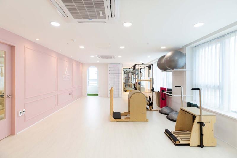 简约清新 40 坪瑜伽教室设计-2