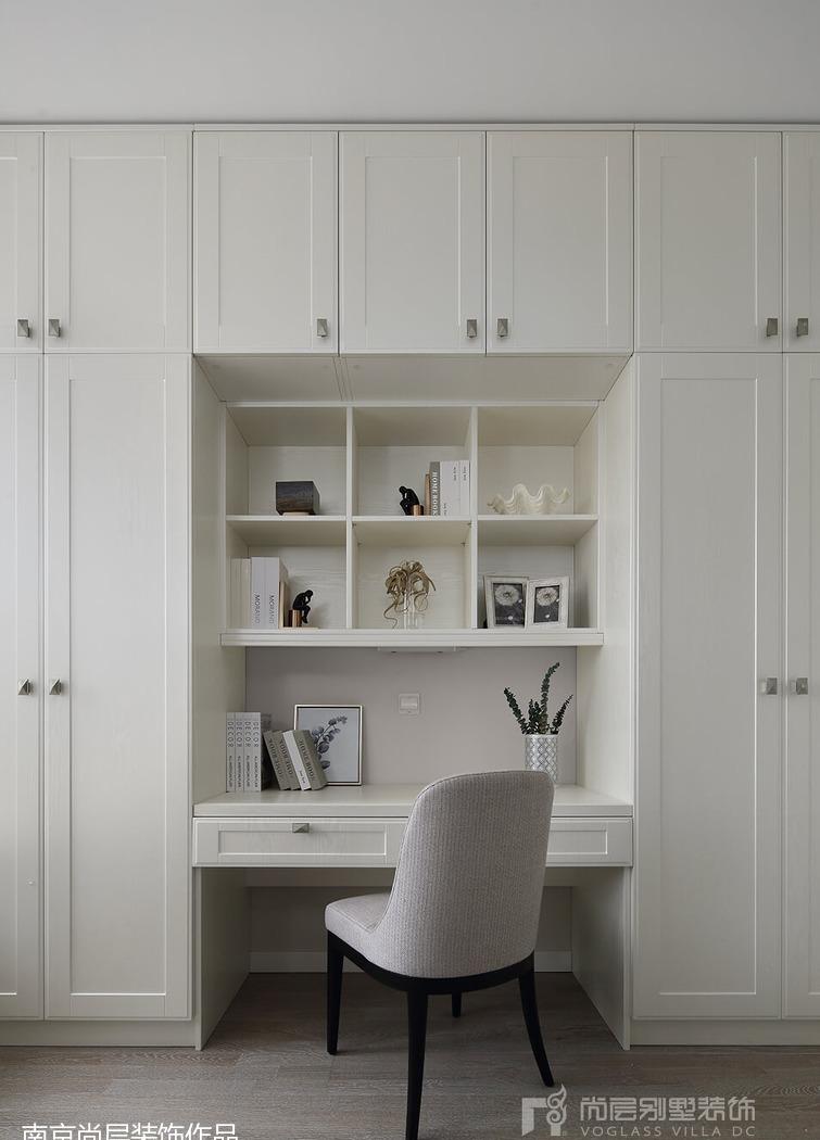 复地朗香现代极简别墅装修 | 黑白灰的优雅空间-12