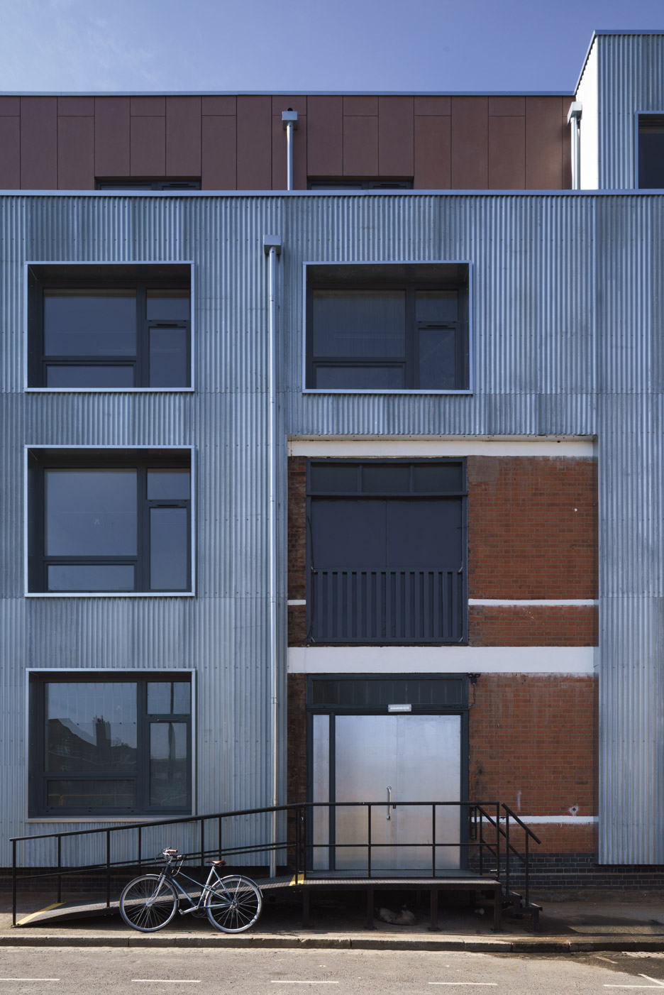 伦敦黛博拉大厦艺术慈善空间改造-17