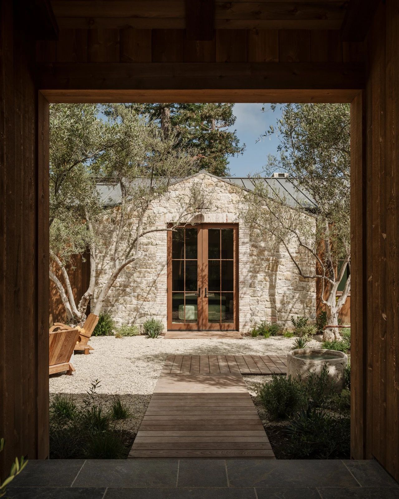 “Stranded in Paradise”（滞留天堂）-79