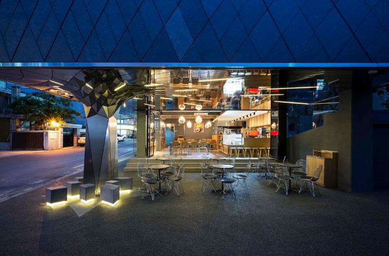 现代简约风咖啡厅，温馨木质空间打造城市休憩地-16