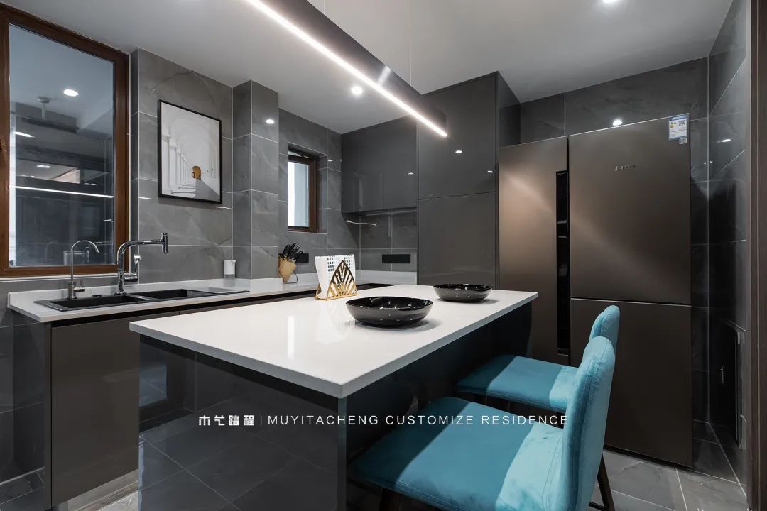 深色系橱柜打造现代厨房空间丨中国重庆丨木艺踏程-28