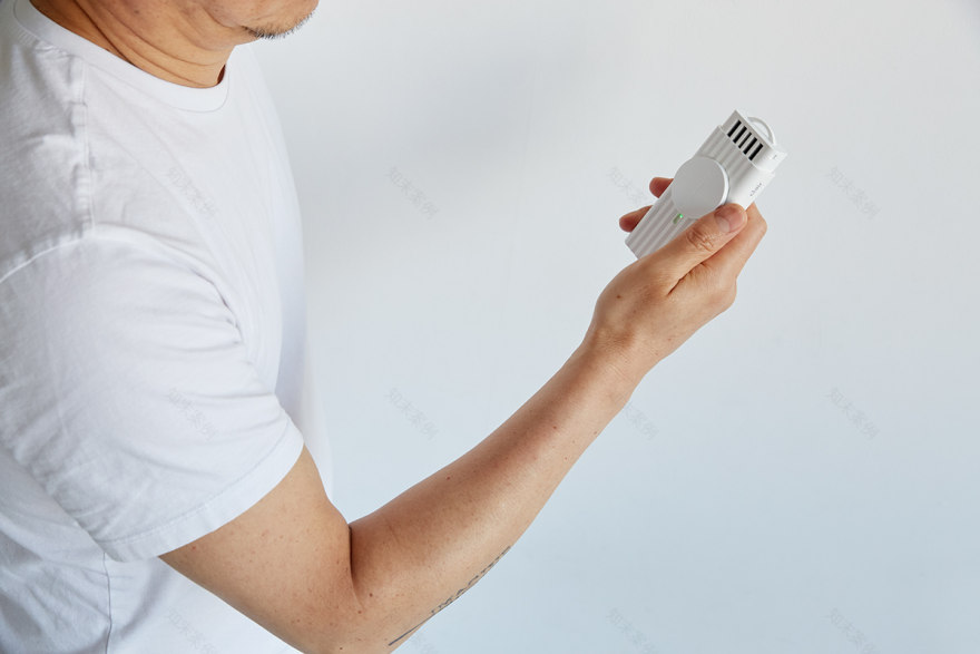 便携式双 UV 消毒器 IU丨Design Studio BOUD-8