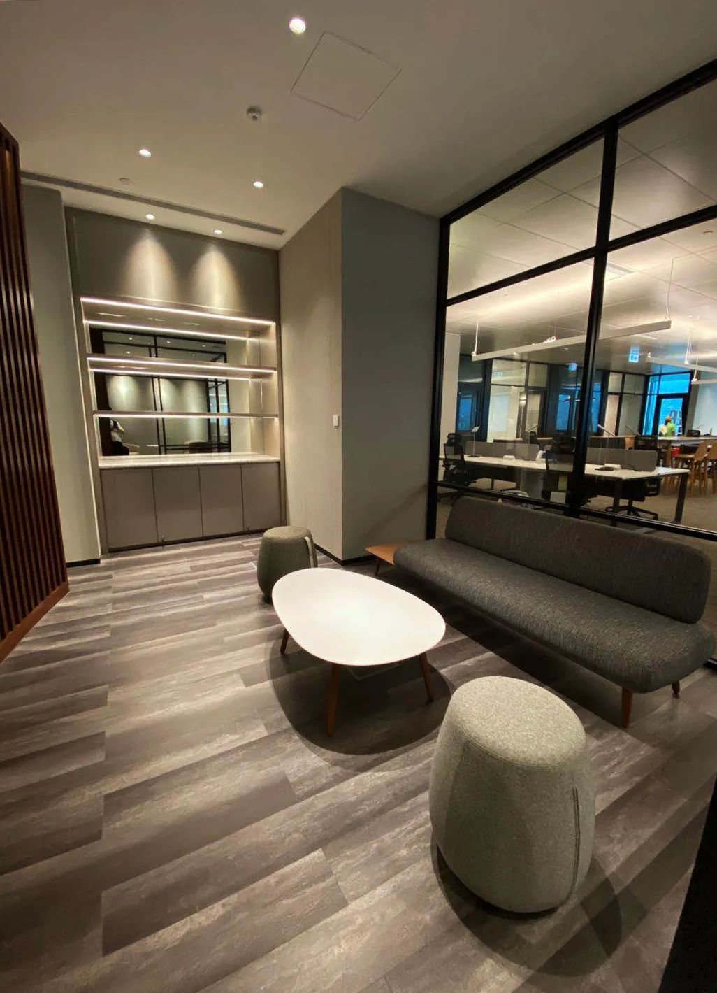 香港 CLP 中电办公室照明工程，展现简约创意空间-31