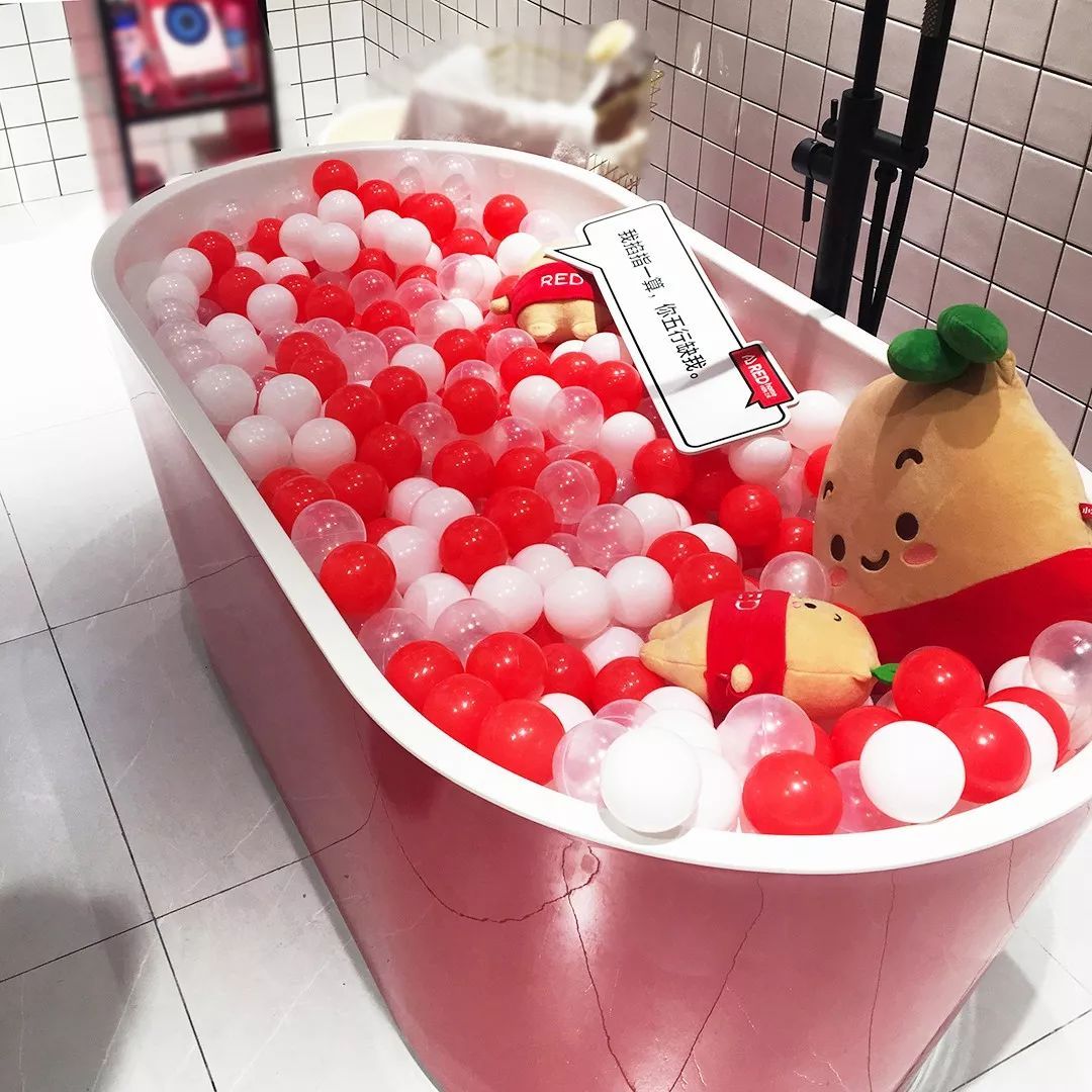 “流量收割机”，开了全球首家线下体验店-10