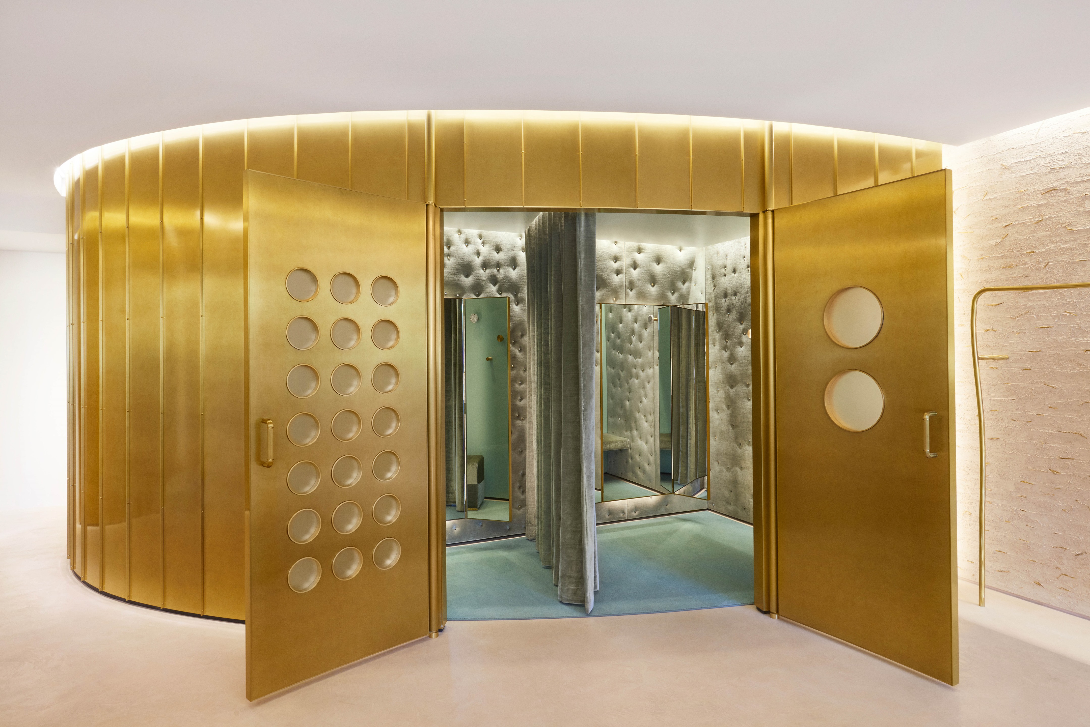 洛杉矶复古建筑中的时尚服装店设计丨美国洛杉矶丨Robert Vattilana-25