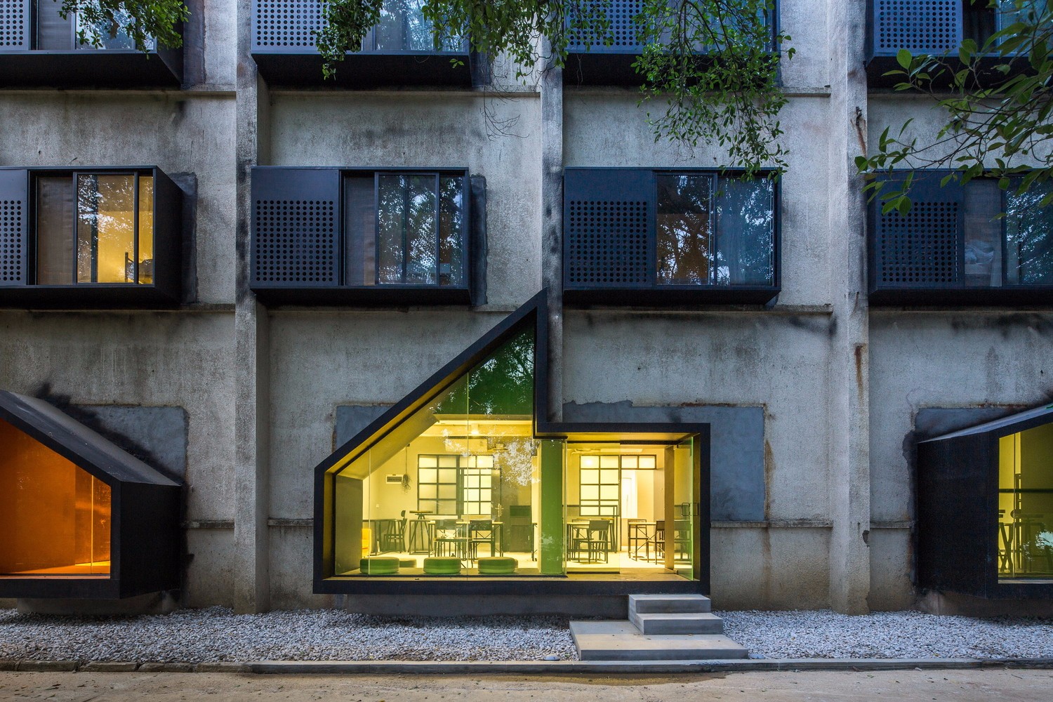 深圳艺象iD Town 设计酒店：老家属楼的新潮改装-0