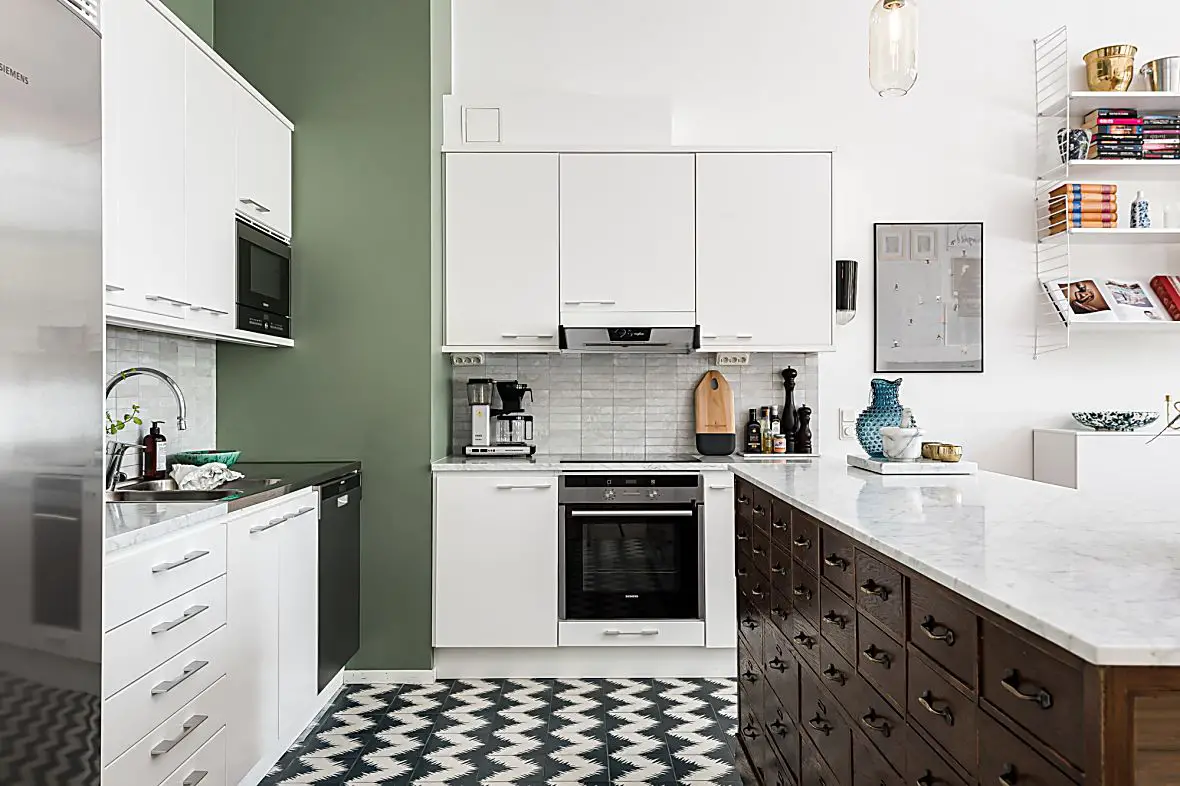 工业风家庭 loft，复古砖墙与现代厨房的完美融合-11