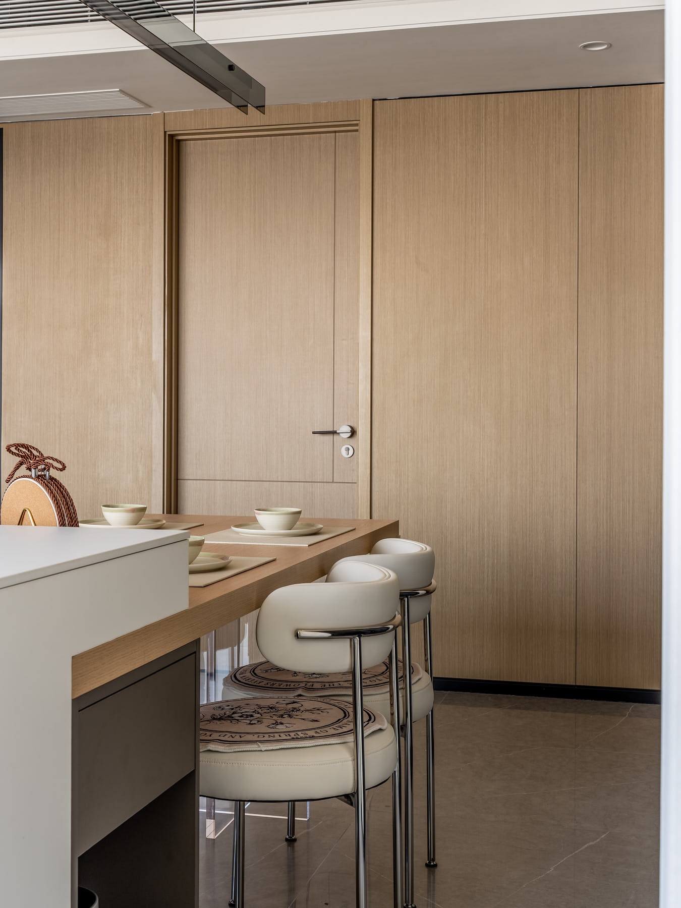 120㎡客餐阳一体化通透动线，藏在极简背后的生活讲究-53