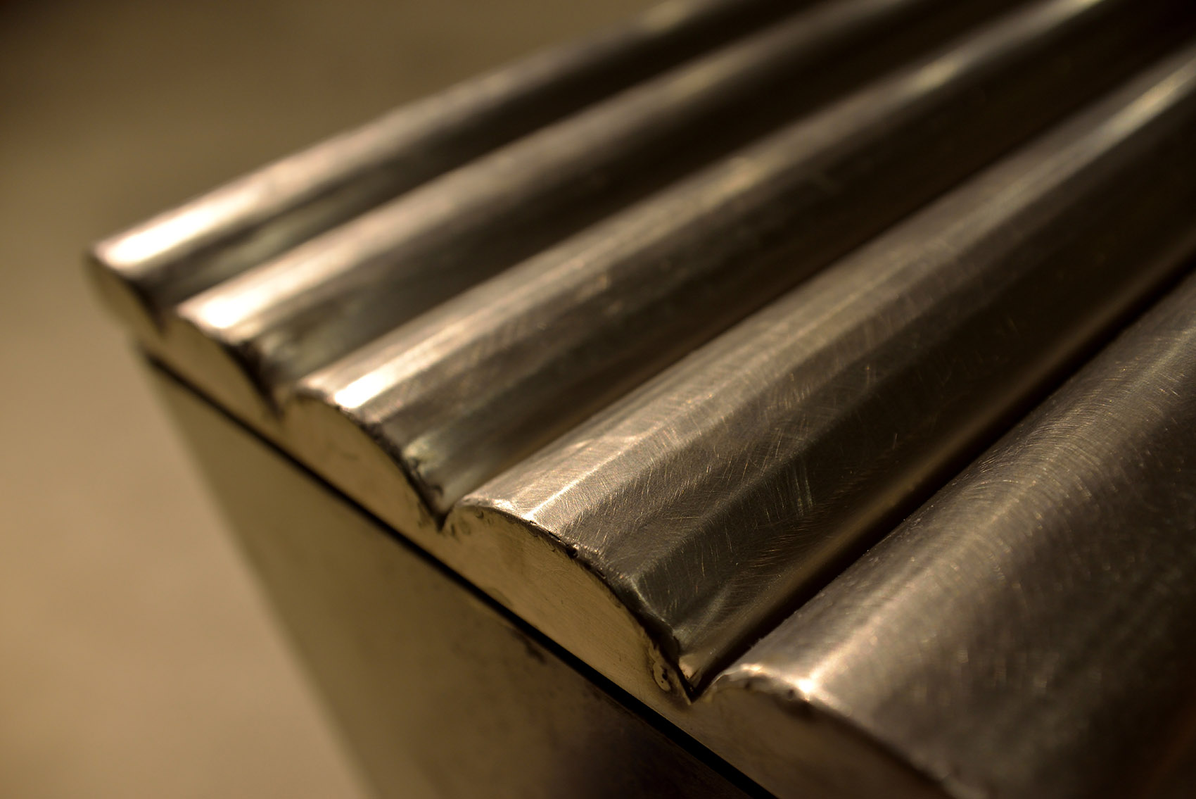 黑色斜面系统&黑壳HEIKE服装品牌概念店，中国 / 杭州啊嗯室内设计-39