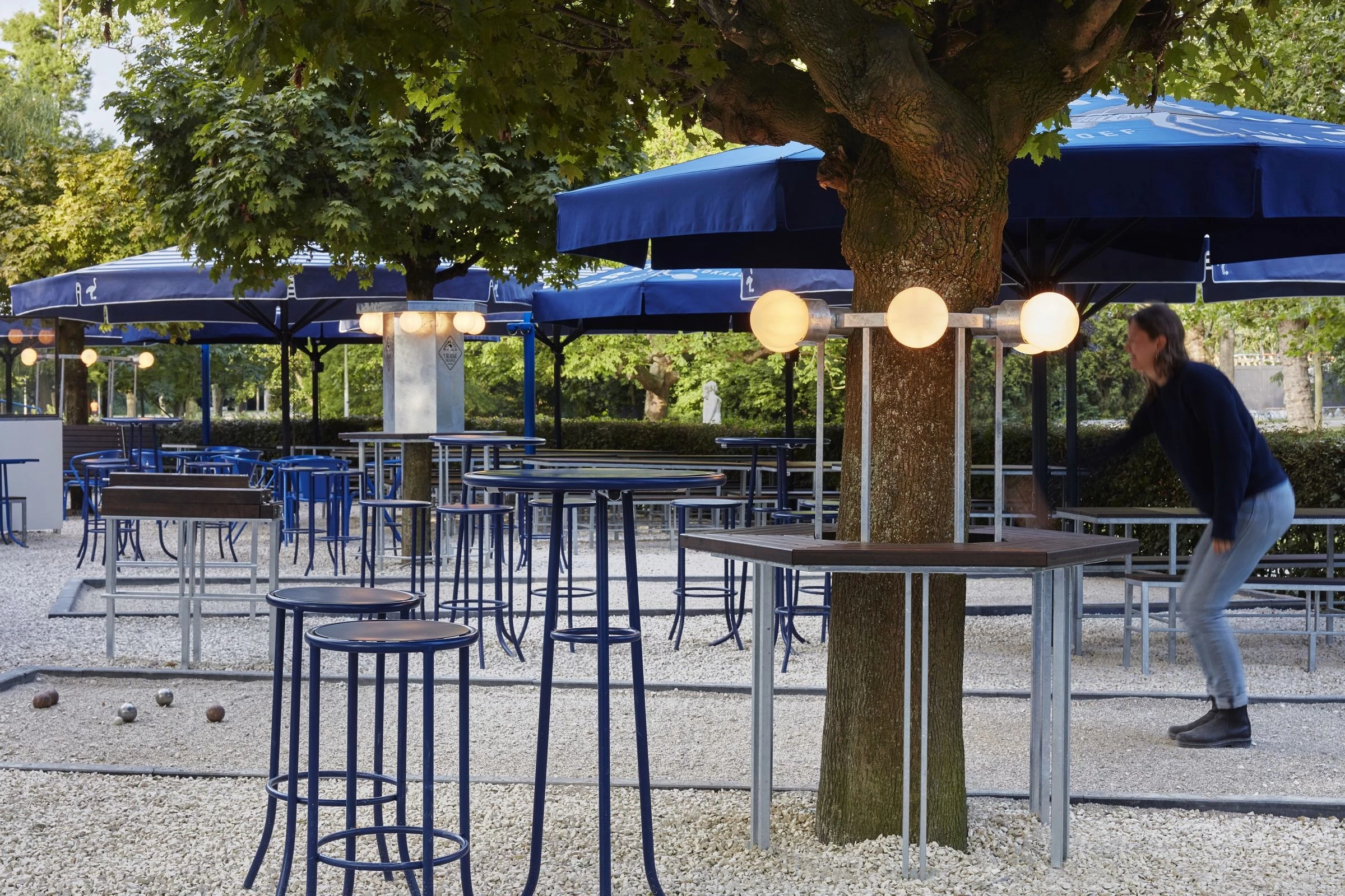 荷兰 Amsterdam 的绿色宁静餐厅 Blauwe Theehuis-30