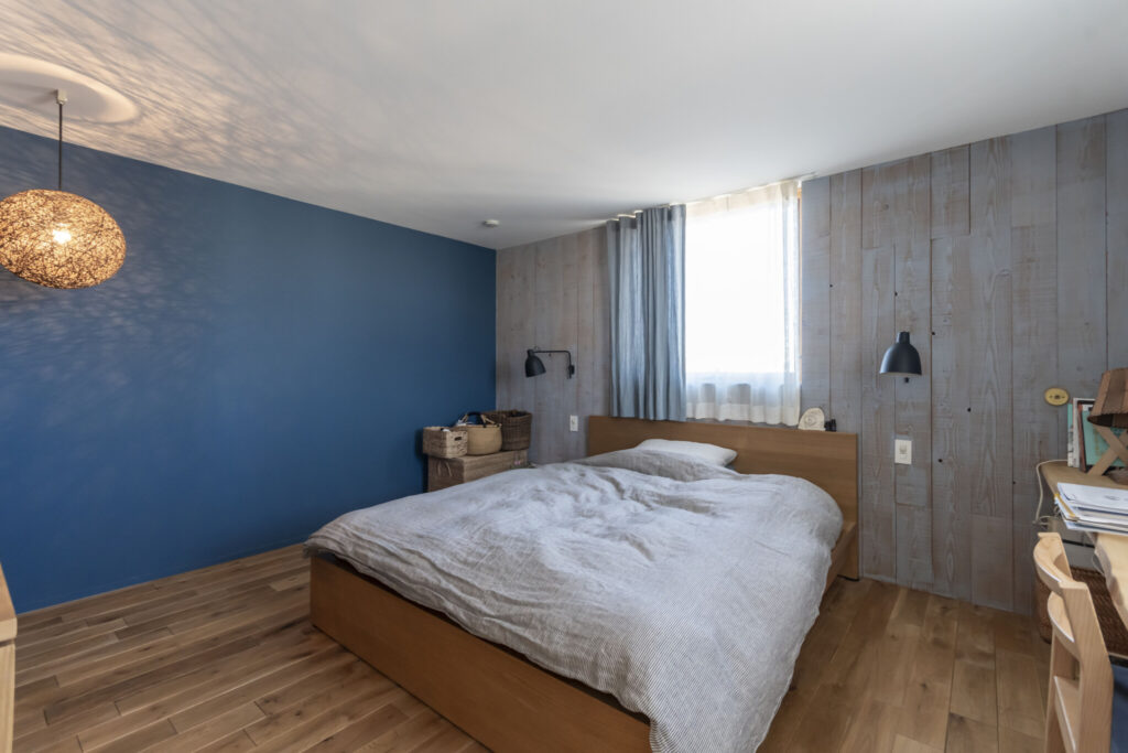 都市型パッシブデザインの家 自然素材にこだわり経年美を楽しみながら暮らす | Architecture | 100%LiFE-13