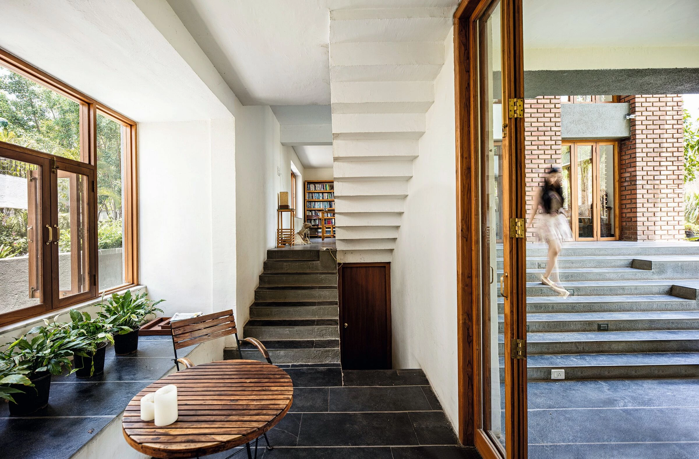 层叠之居 | Kranti Kanade 住宅的室内外融合-15