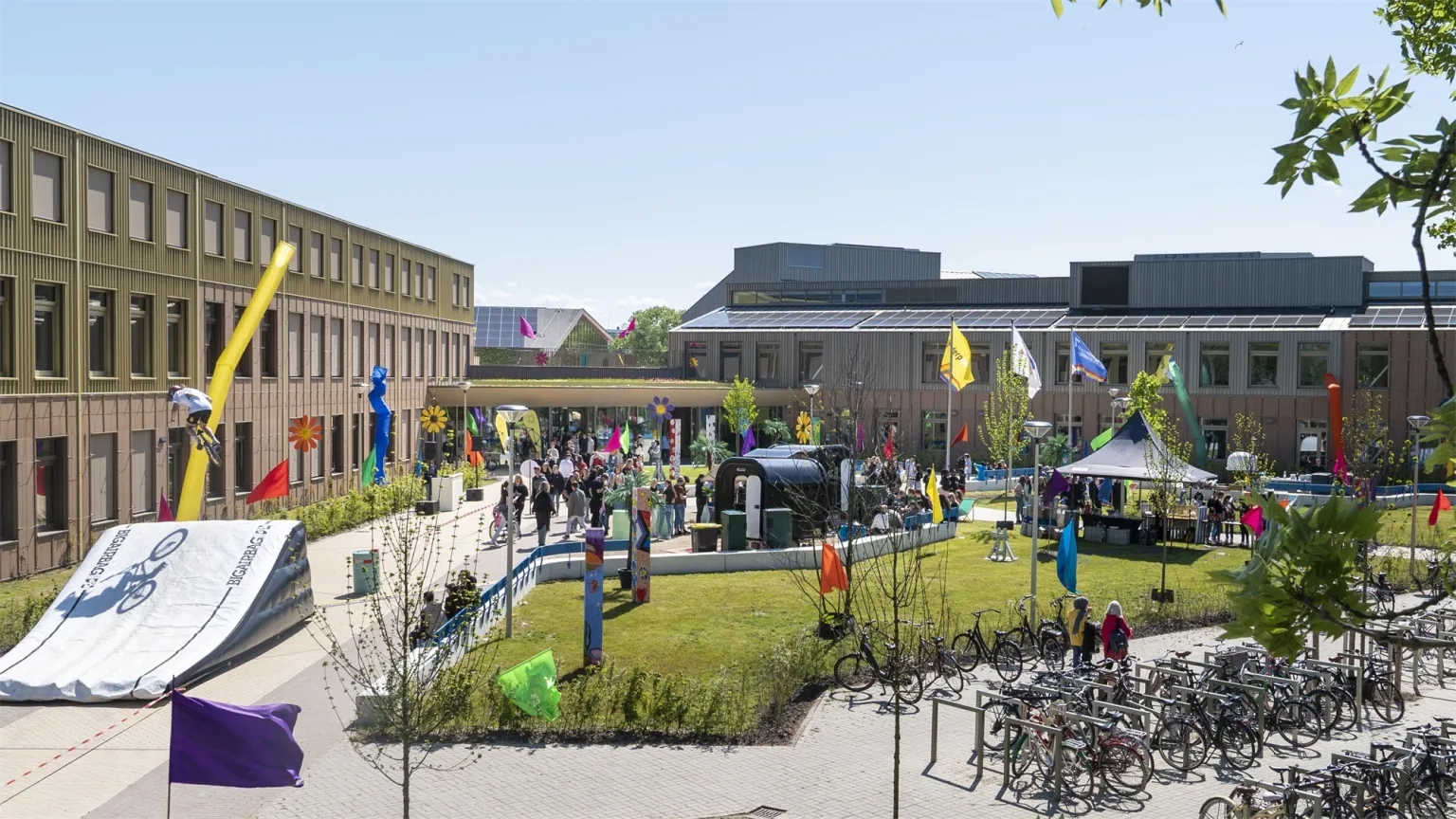 荷兰 Eemsdelta 校园综合体丨荷兰格罗宁根丨Felixx 景观设计事务所与 De Unie Architecten-27