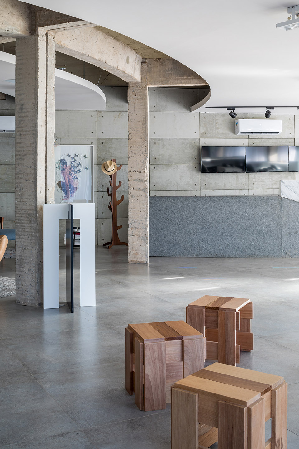 六一艺廊，巴西利亚 / Debaixo do Bloco Arquitetura-8