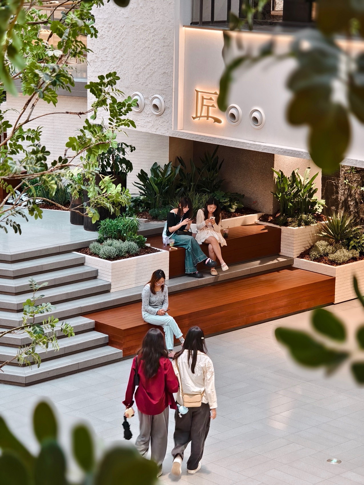 重庆龙湖北城天街B馆L4层室内景观营造丨中国湖北丨物候设计（重庆物候景观规划设计有限公司）-60