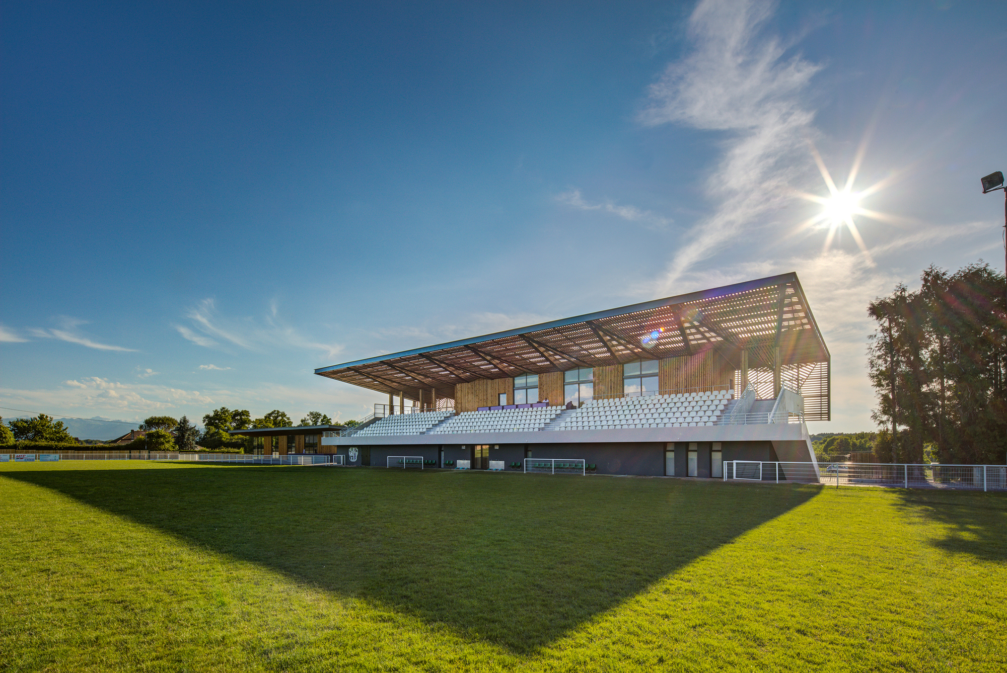 Stadium Ger / Camborde Architectes-13