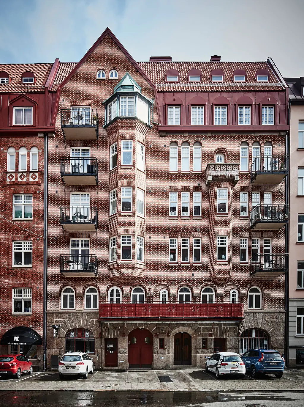 瑞典古建筑中的优雅工作室-22