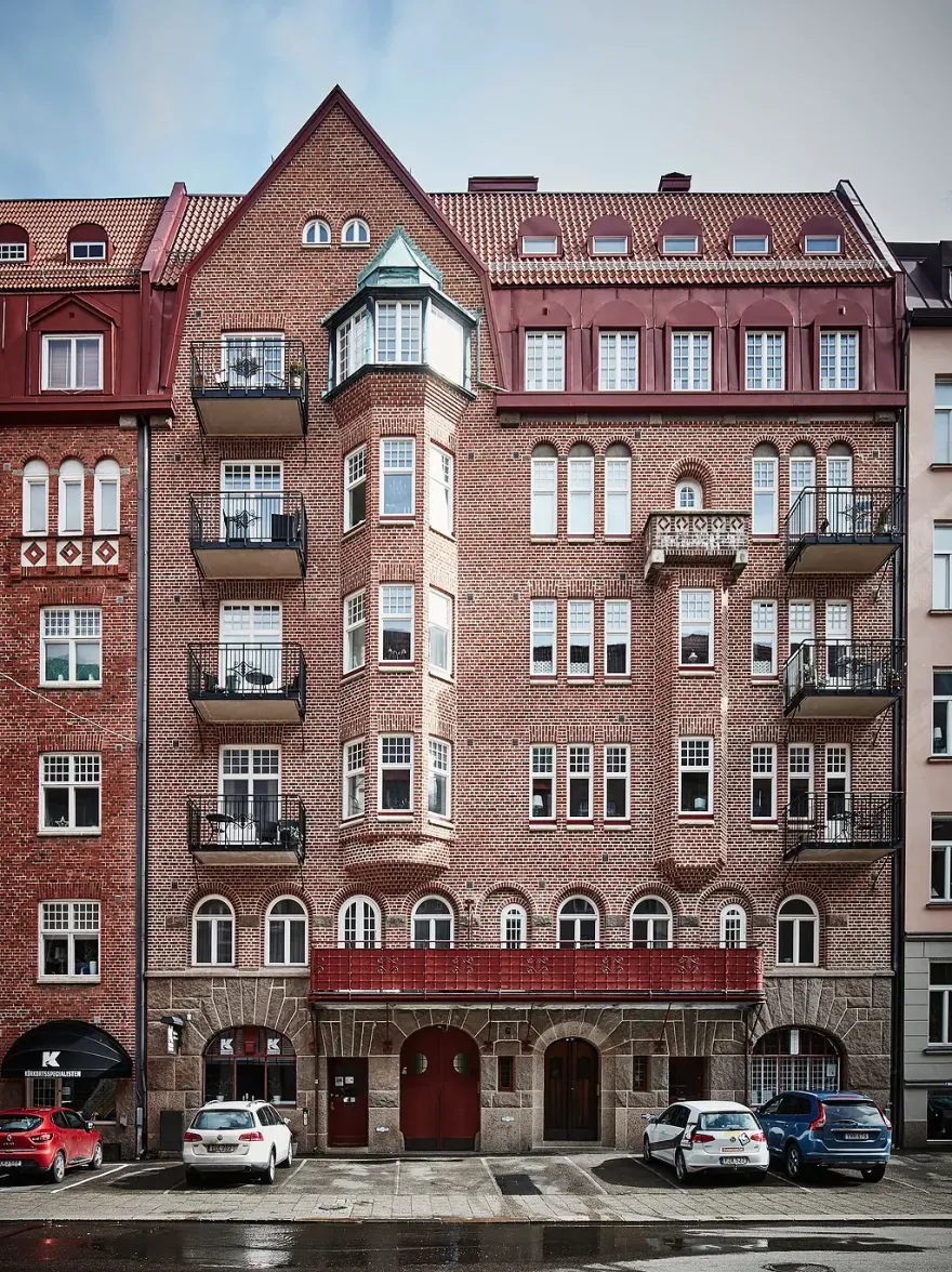 瑞典古建筑中的优雅工作室-22