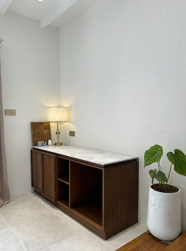 MMH pool and living-10