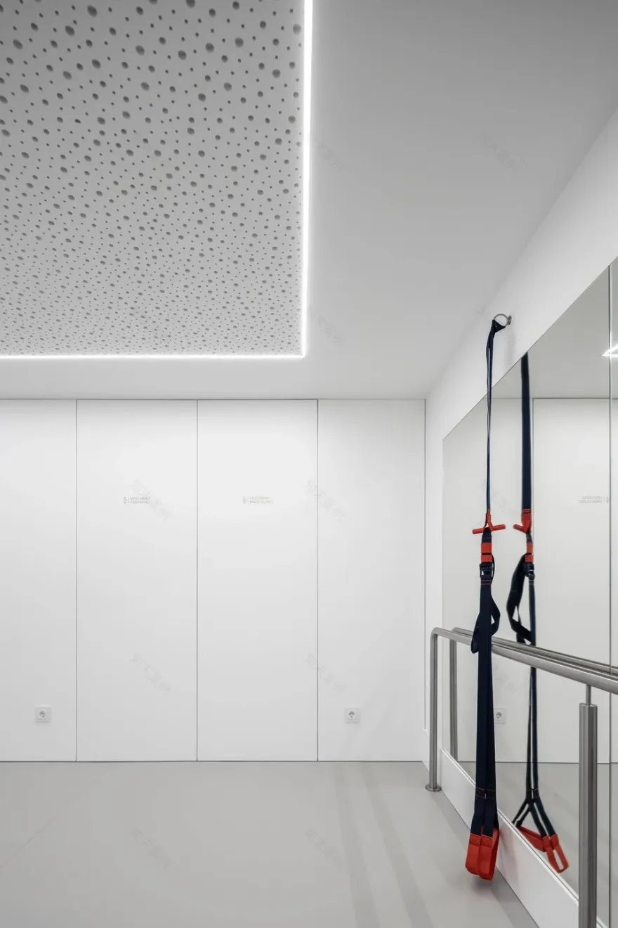 葡萄牙阳光医疗办公室设计丨Arquitetos Rómulo Neto-29