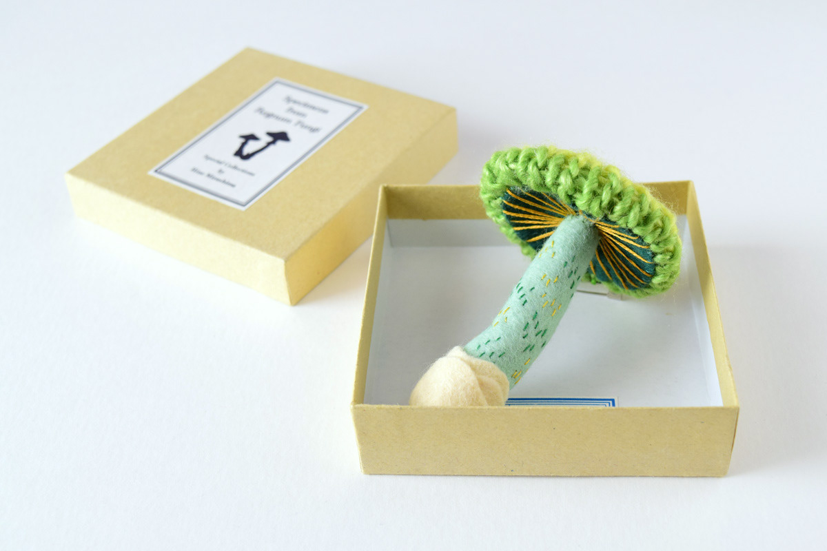 日本 Osaka 展览馆“标本王国”展示独特编织蘑菇胸针-21