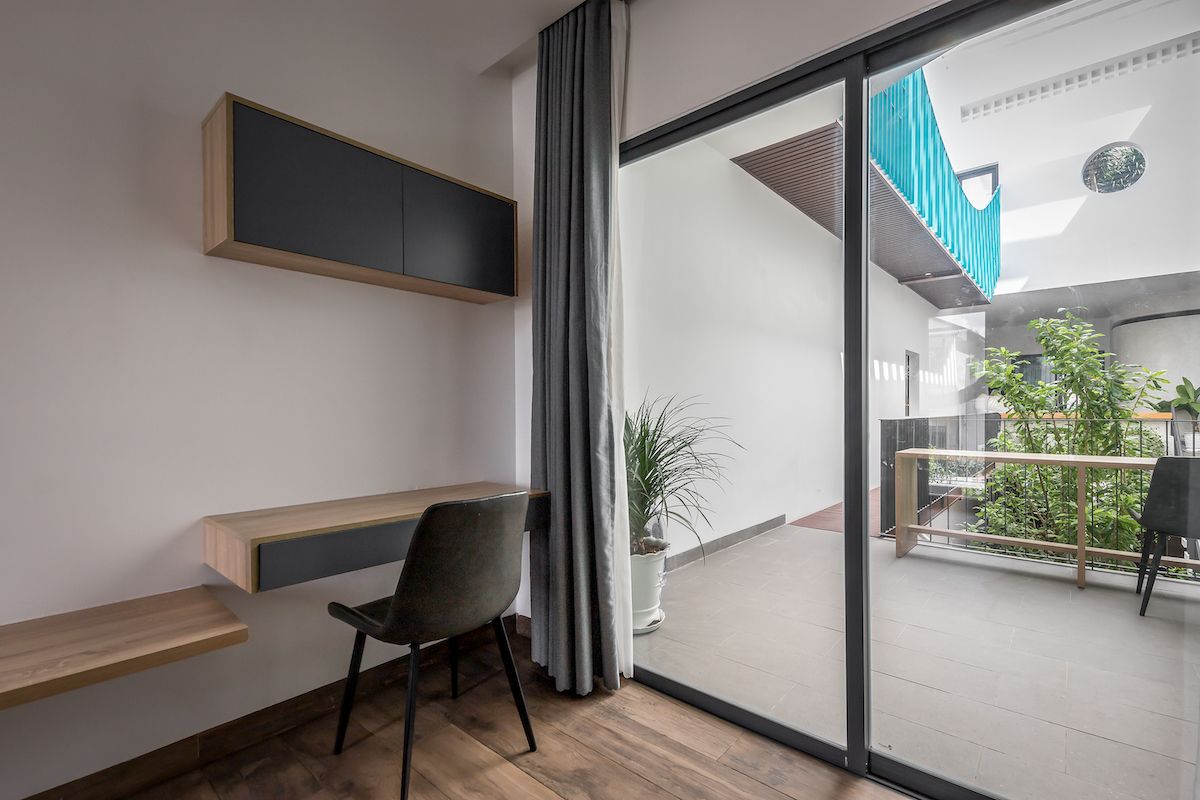 绿色桥梁连接多世代家庭-46