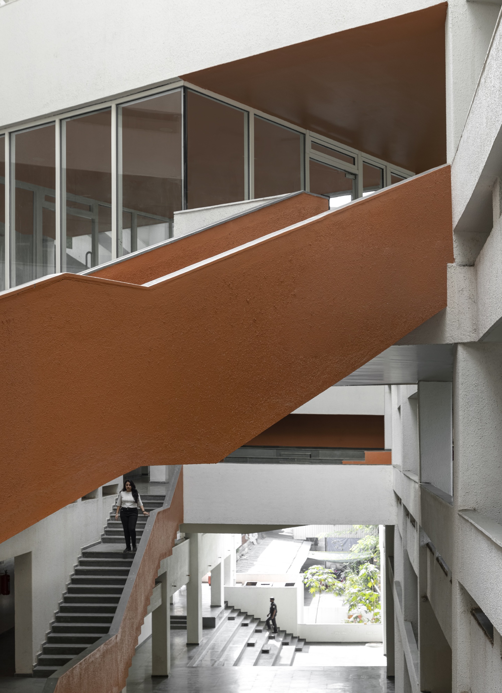 Veermata Jijabai Technological Institute Student Housing / MO-OF-38