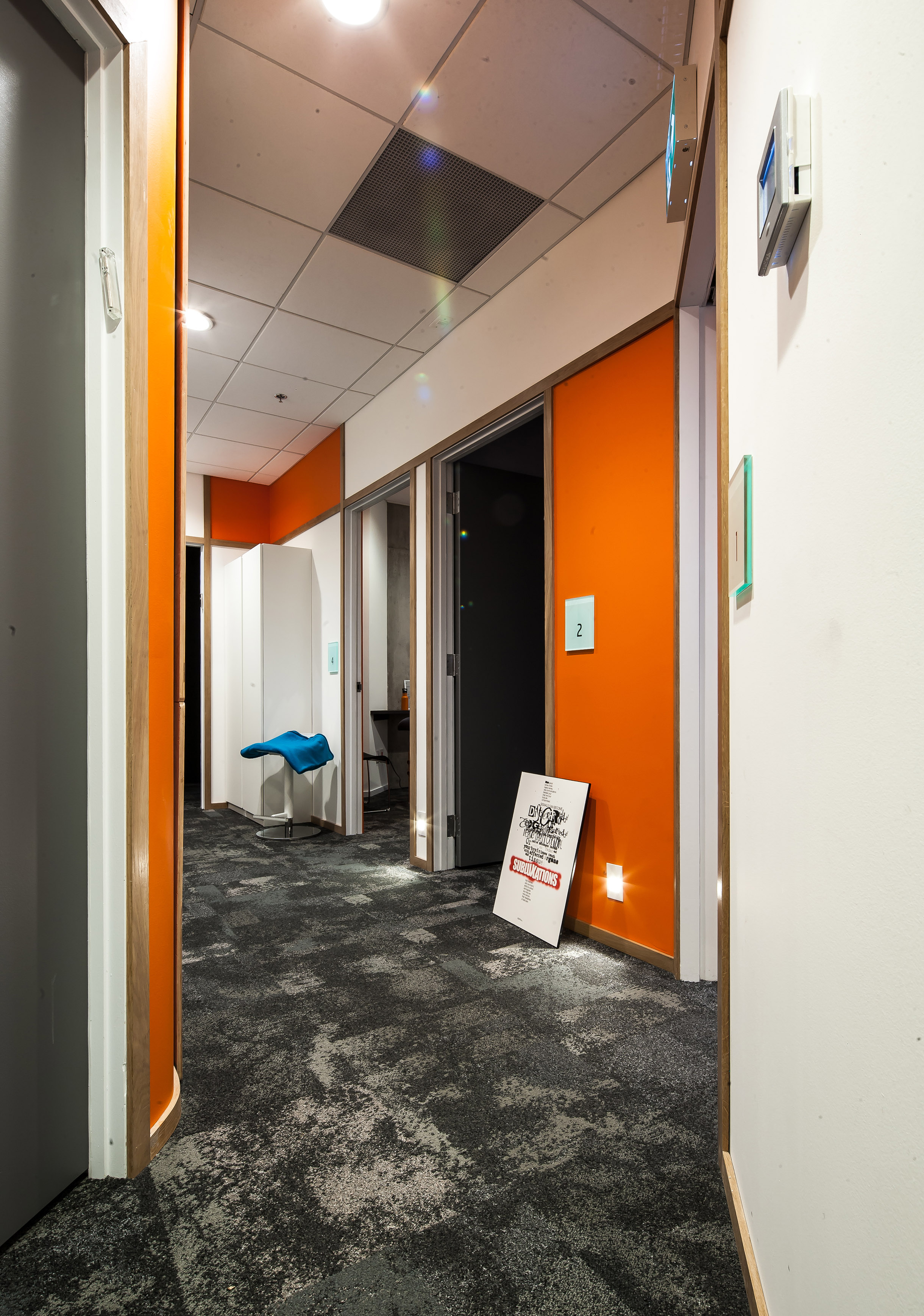 打破常规的 Yorkville Design Centre 医生办公室-10