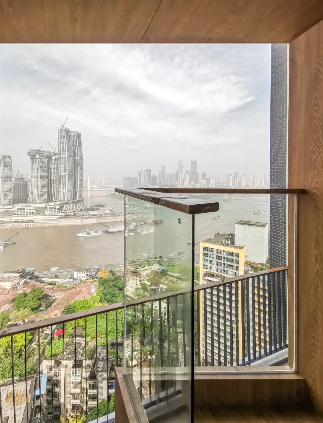 重庆江景民宿 | 套娃阳台的再生与狂欢-19