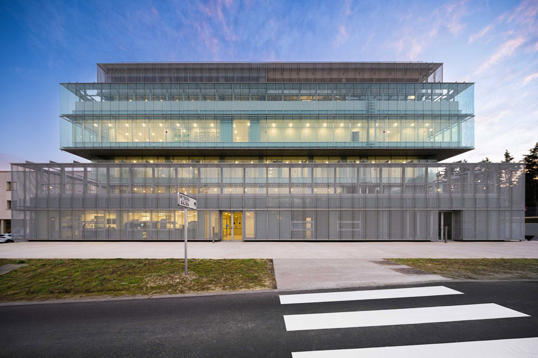 T·agorrit·u总部中央服务与外科新楼（阿拉瓦大学医院）丨西班牙丨Estudio Beldarrain等多家公司及个人-0